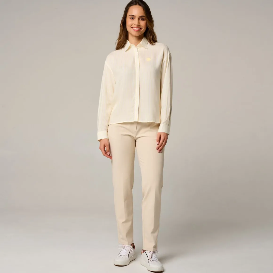 chemise_heritage_femme_rolandgarros__blanc_2.webp Roland-Garros Polos & Chemises-Chemise Heritage femme - Blanc