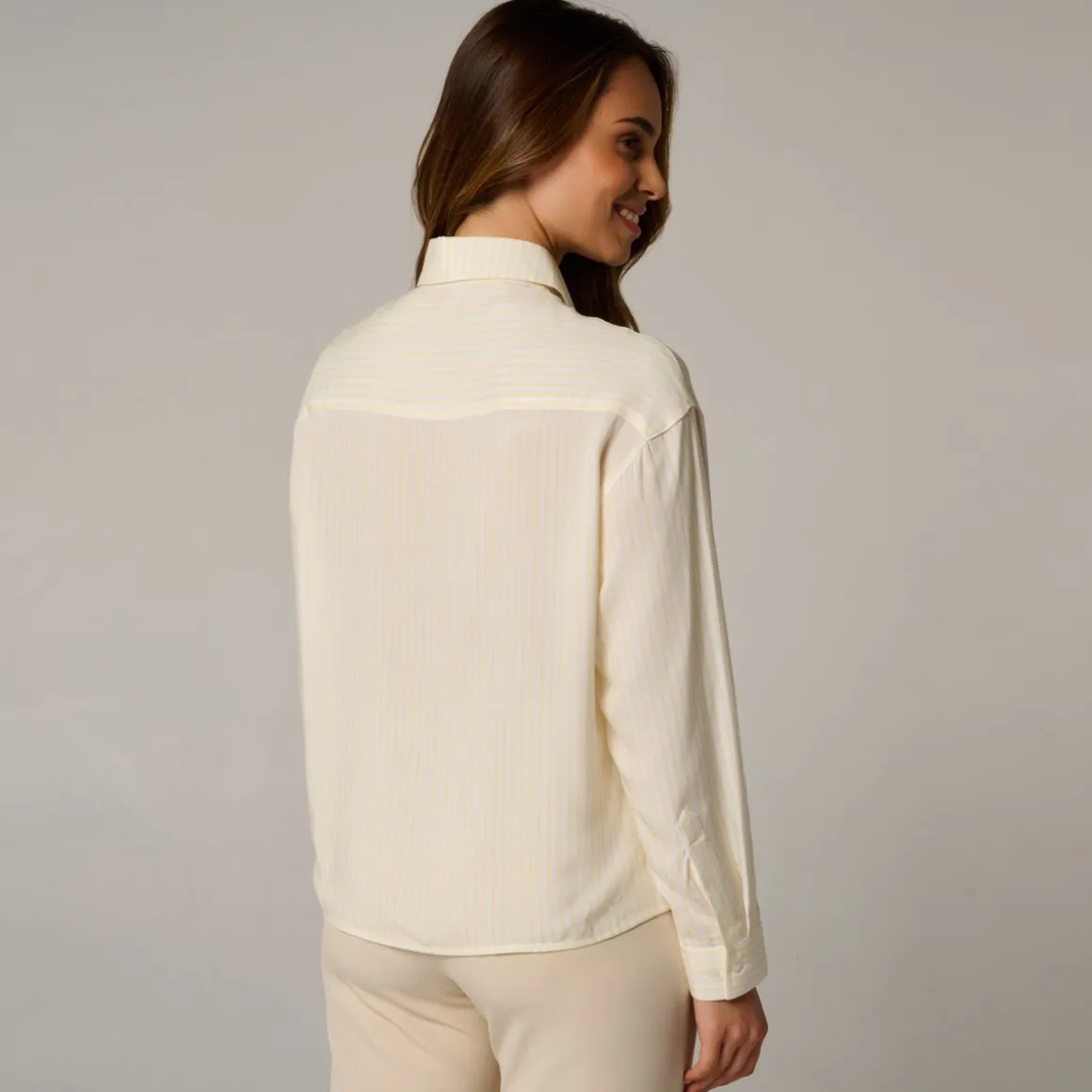 chemise_heritage_femme_rolandgarros__blanc_3.webp Roland-Garros Polos & Chemises-Chemise Heritage femme - Blanc