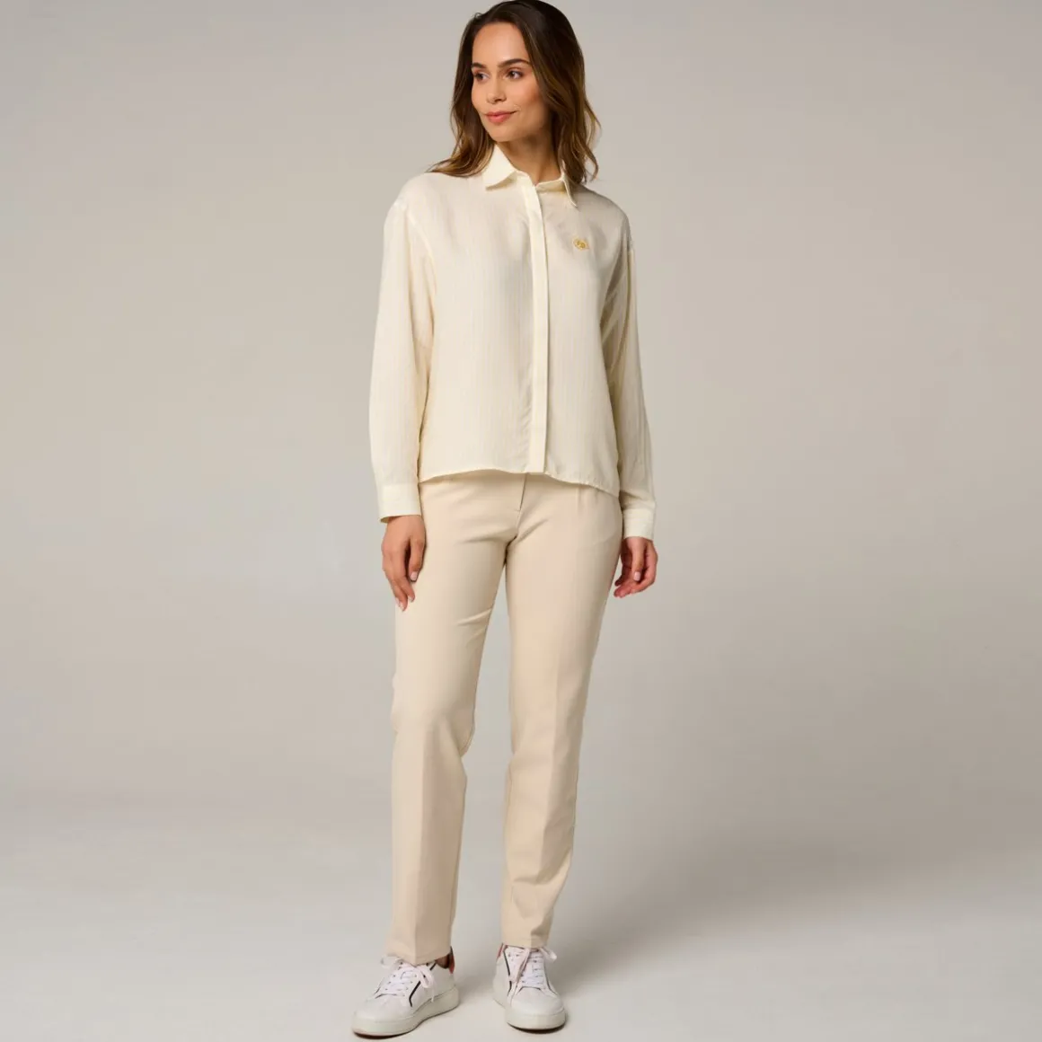 chemise_heritage_femme_rolandgarros__blanc_4.webp Roland-Garros Polos & Chemises-Chemise Heritage femme - Blanc