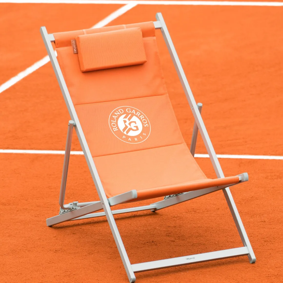 chilienne_hespride_pour_rolandgarros__terrebattue_2.webp Roland-Garros Mobilier-Chilienne Hespéride pour - Terre-battue