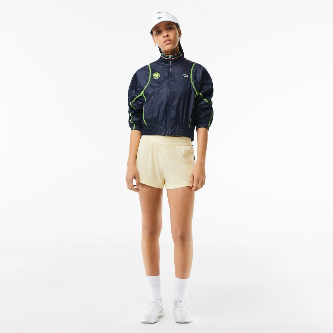coupevent_femme_performance_lacoste_x_rolandgarros__marine_et_jaune_3.webp Roland-Garros Vestes-Coupe-vent femme performance Lacoste x - Marine et jaune