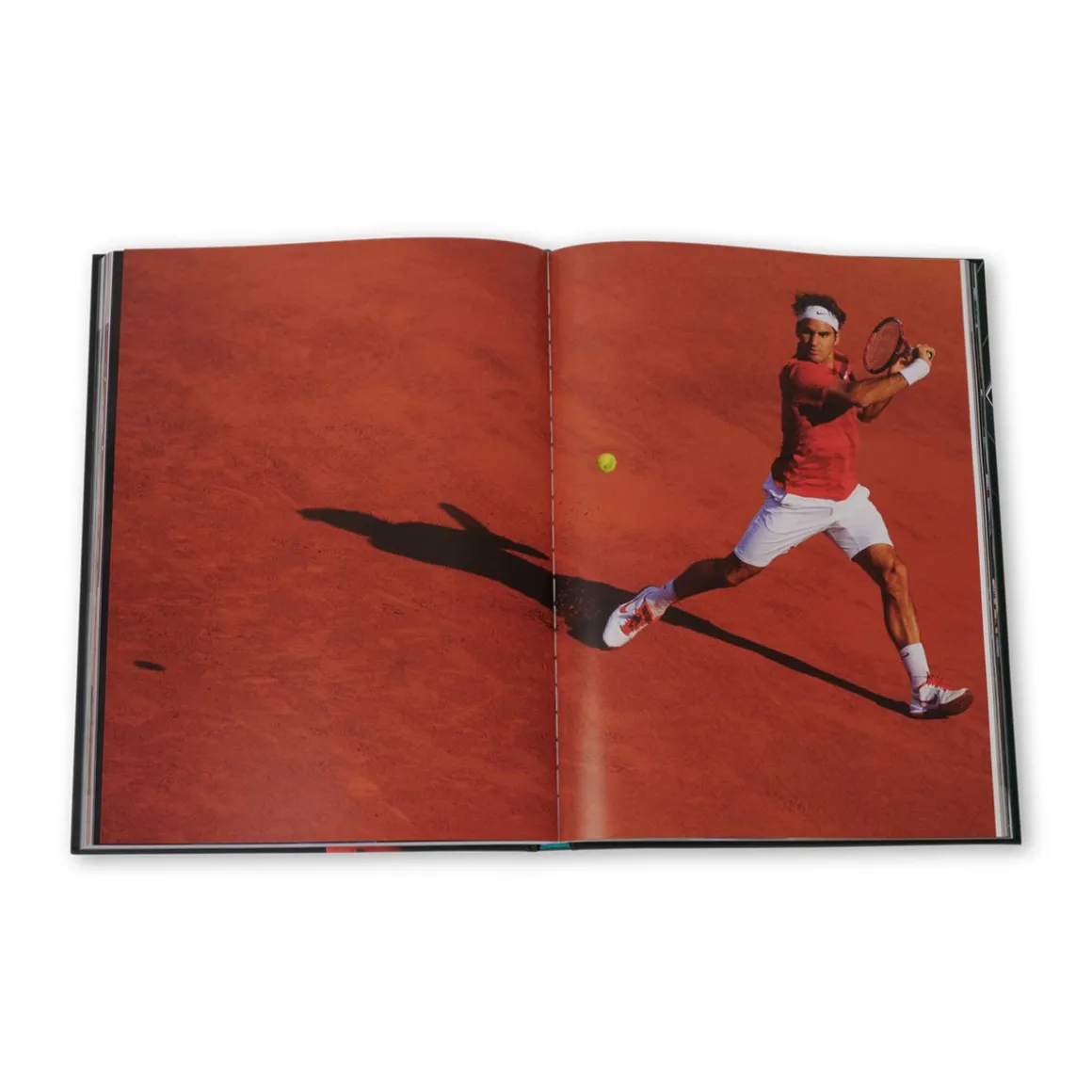 livre_iconic_roger_federer_2.webp Roland-Garros Papeterie-Livre Iconic Roger Federer