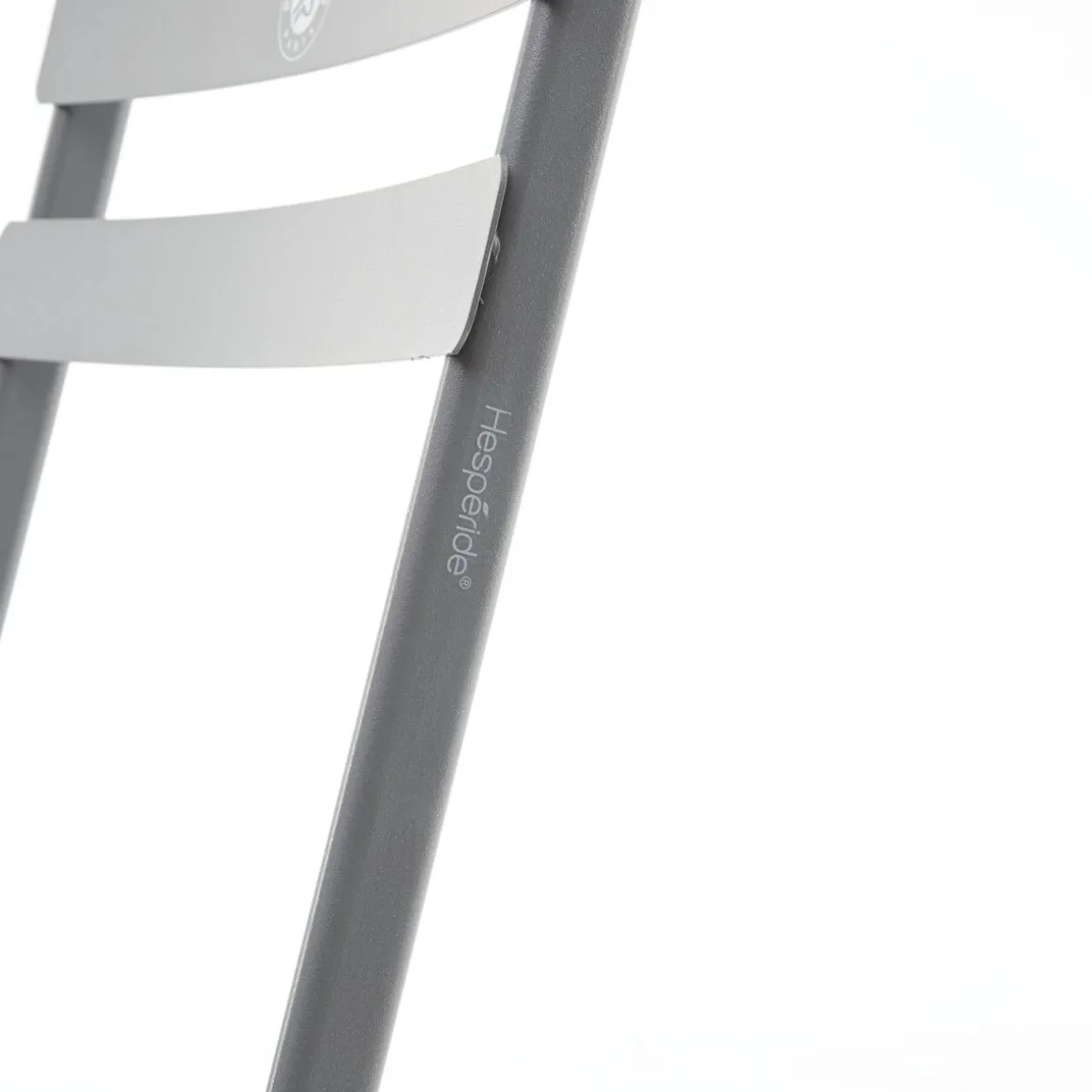 lot_de_deux_chaises_hespride_pour_rolandgarros__gris_3.webp Roland-Garros Mobilier-Lot de deux chaises Hespéride pour - Gris