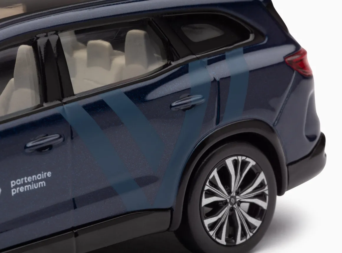 model_car_renault_espace_etech_full_hybrid_x_rolandgarros____blue_4.webp Roland-Garros Accessoires-Model Car Renault Espace E-Tech Full Hybrid x 2023 1/43 - Blue