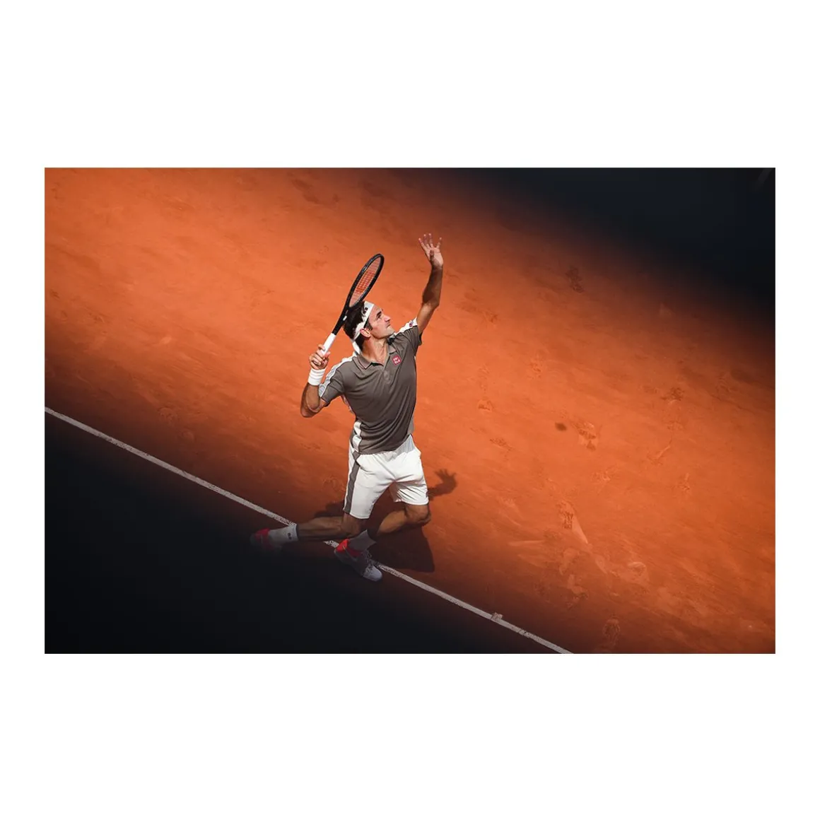 Roland-Garros Papeterie-Photo Roger Federer – Ombre et lumière 21 x 29,7 cm.