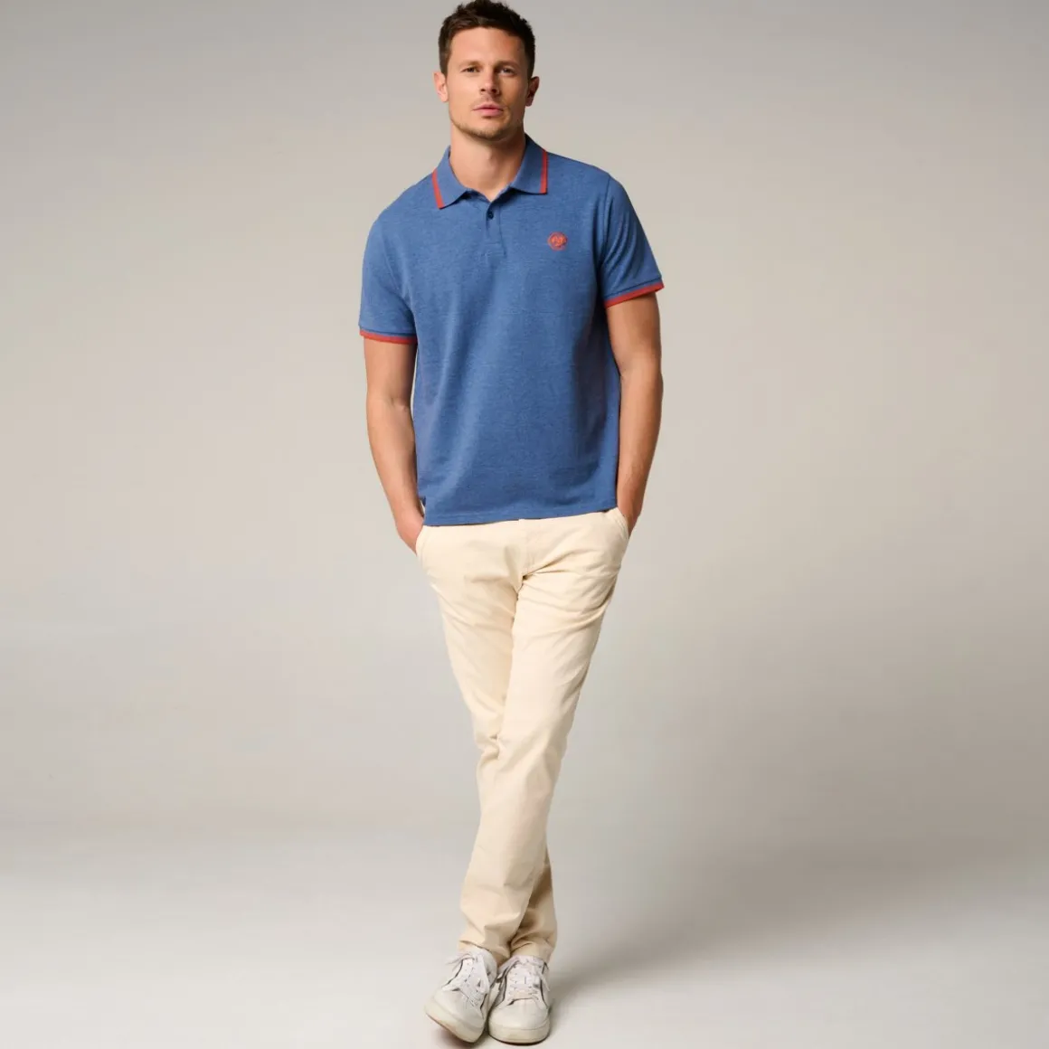 polo_heritage_homme_rolandgarros__marine_et_terre_battue_3.webp Roland-Garros Polos-Polo Heritage homme - Marine et terre battue