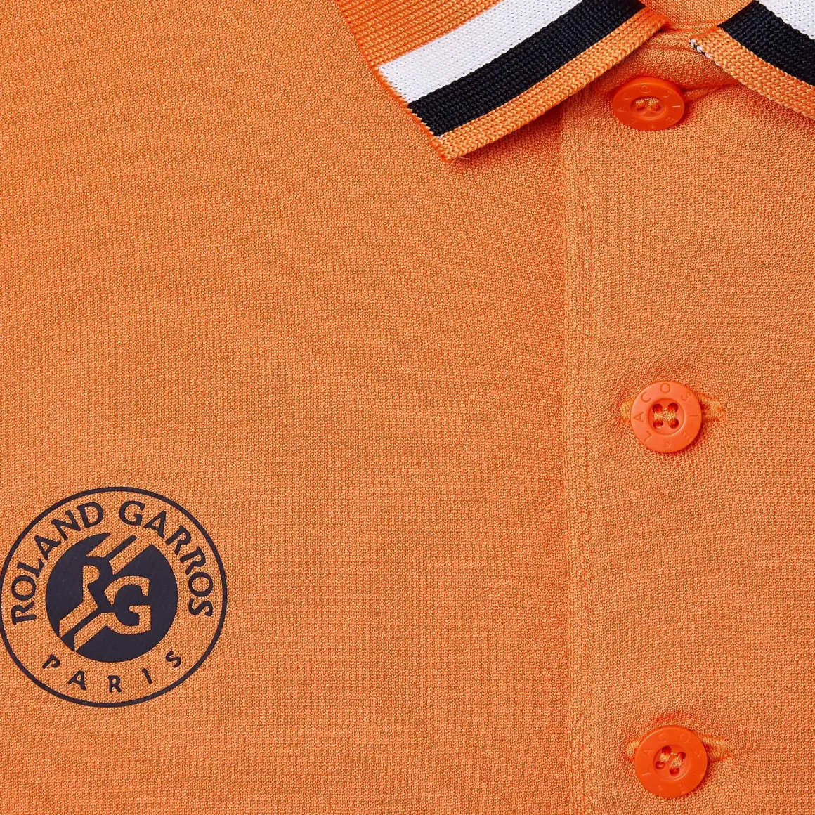 polo_unisexe_ramasseur_de_balles_lacoste_pour_rolandgarros__mandarinier_5.webp Roland-Garros Tenues De Ramasseurs De Balles | Tenue De Tennis Femmes-Polo unisexe ramasseur de balles Lacoste pour - Mandarinier