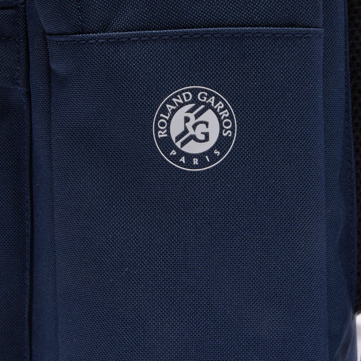 sac__dos_club_dition_unisexe_lacoste_x_rolandgarros__marine_2.webp Roland-Garros Sacs De Sport | Sacs-Sac à dos Club édition Unisexe Lacoste x - Marine