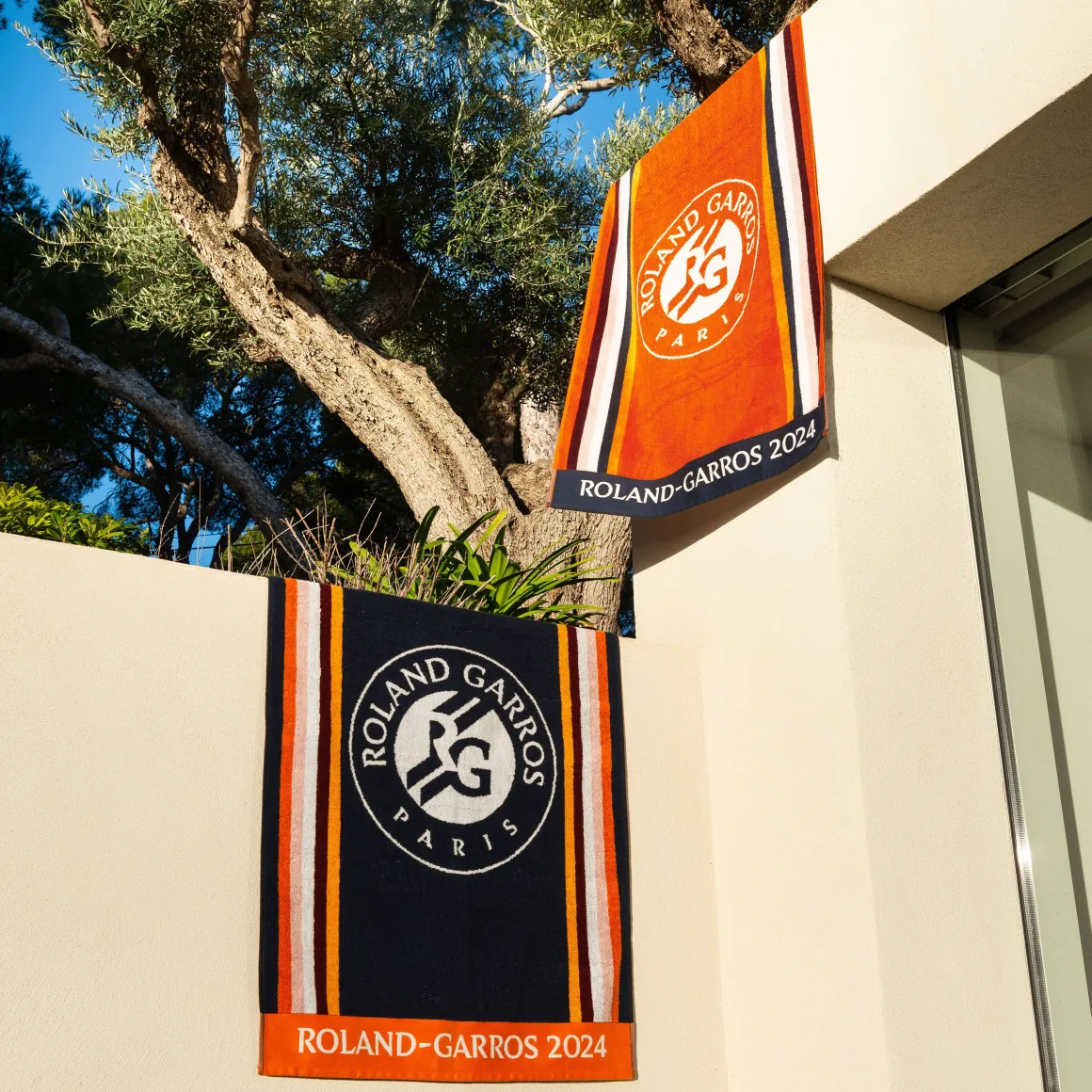serviette_officielle_joueurse_rolandgarros___marine_3.webp Roland-Garros Linge De Bain | Linge De Maison-Serviette officielle joueur•se 2024 - Marine