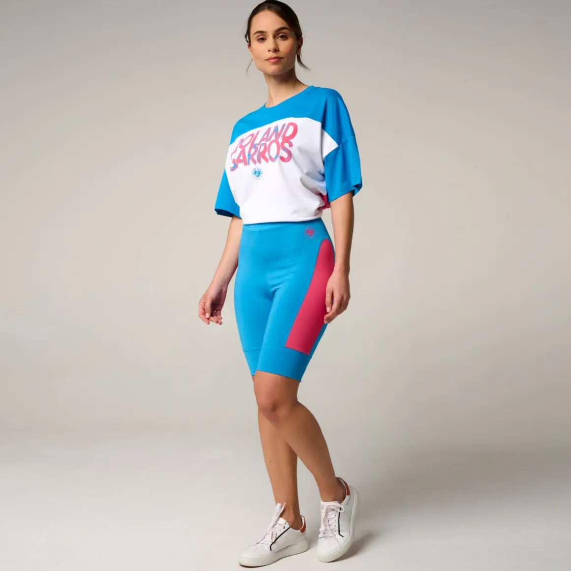 short_cycliste_pop_energy_femme_rolandgarros__bleu_et_rose_2.webp Roland-Garros Jupes, Robes & Pantalons-Short Cycliste Pop Energy femme - Bleu et Rose