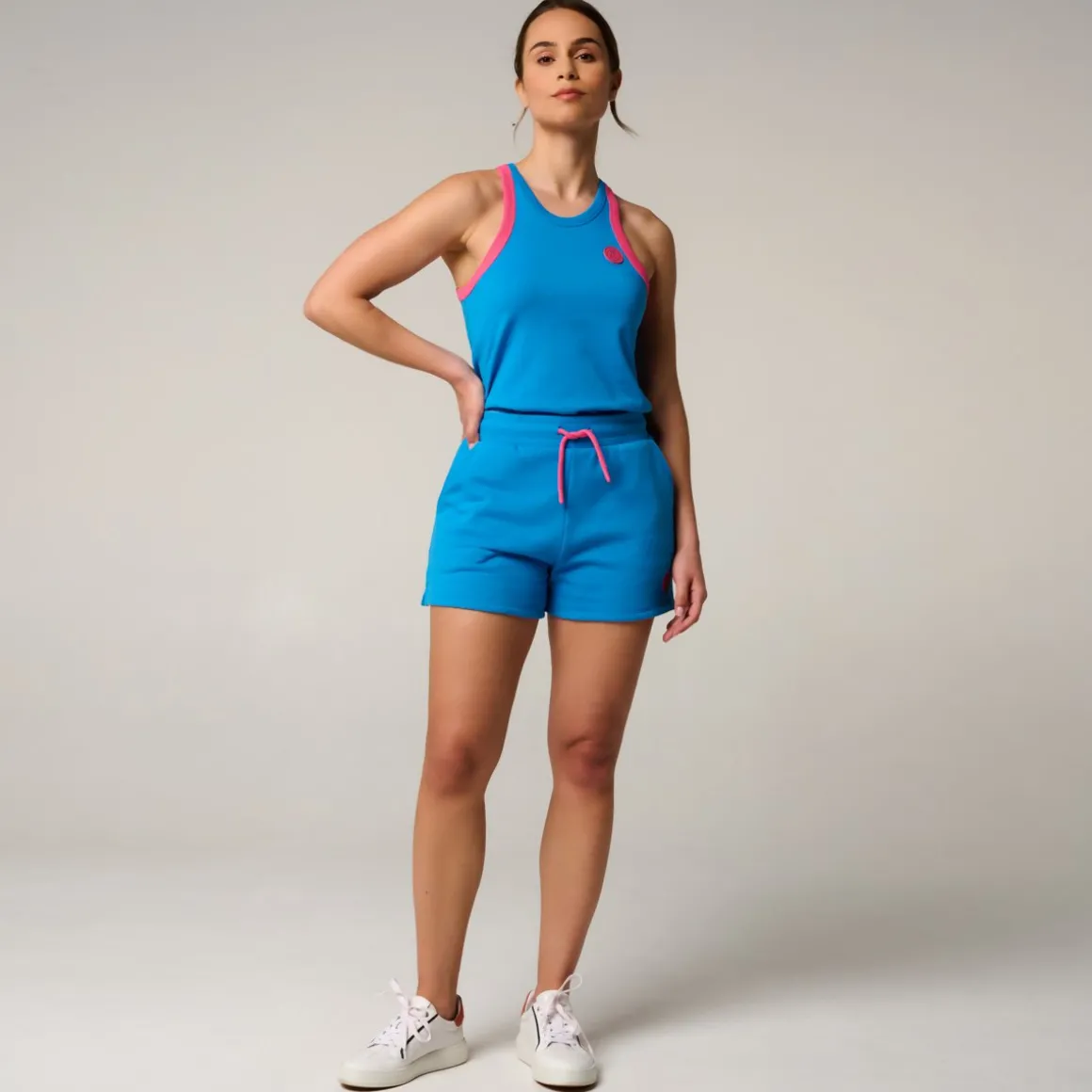 short_pop_energy_femme_rolandgarros__bleu_et_rose_2.webp Roland-Garros Jupes, Robes & Pantalons-Short Pop Energy femme - Bleu et Rose
