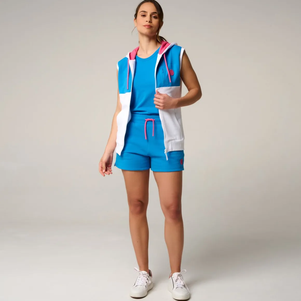 sweat_zipp_pop_energy_femme_rolandgarros__bleu_et_rose_1.webp Roland-Garros Pulls & Sweats-Sweat zippé Pop Energy femme - Bleu et Rose