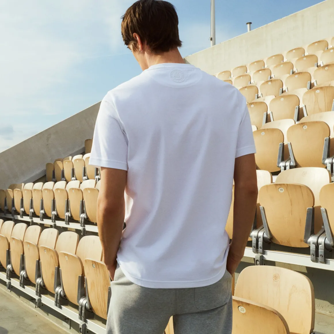 tshirt_homme_lacoste_pour_rolandgarros__blanc_3-1.webp Roland-Garros T-shirts-T-shirt homme Lacoste pour - Blanc