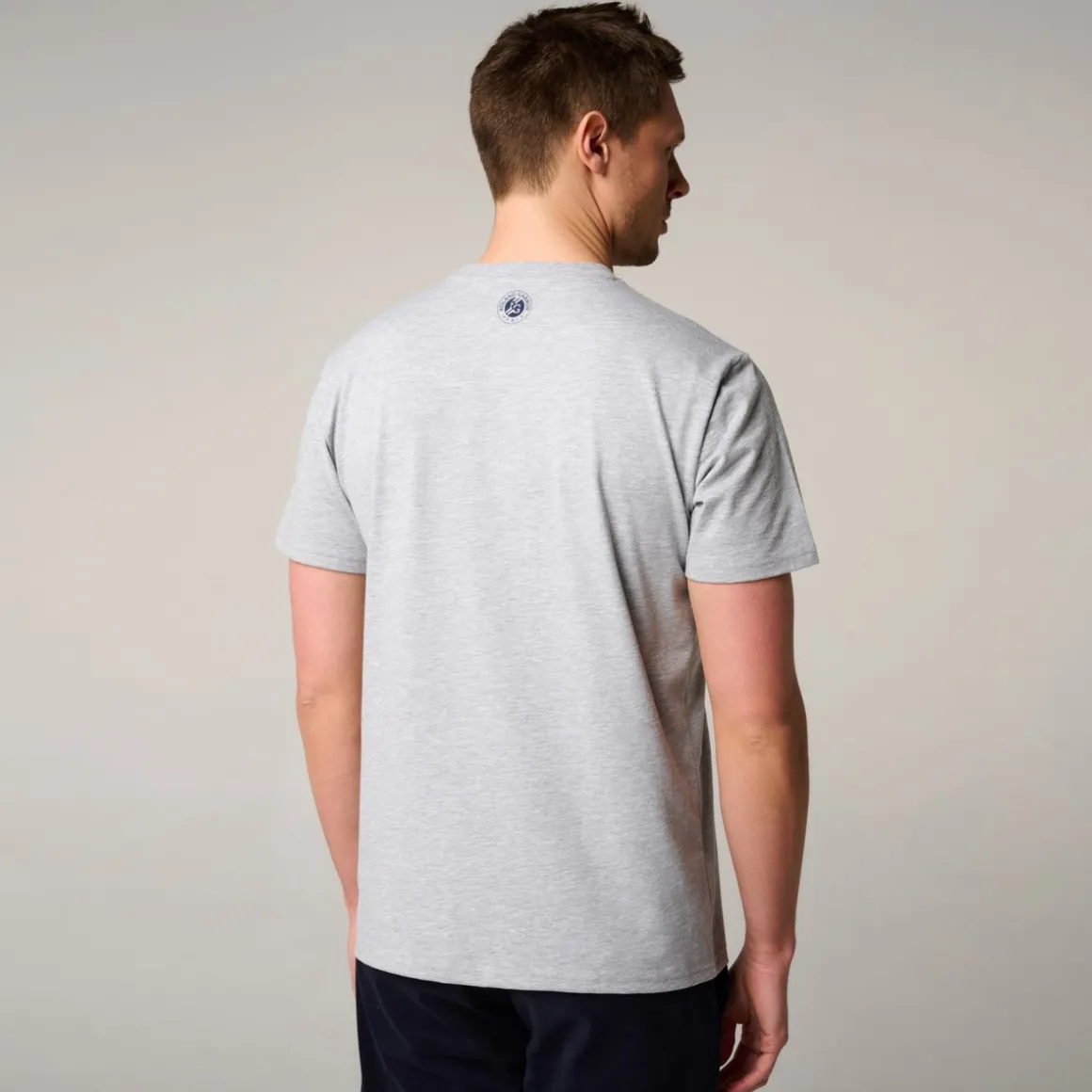 tshirt_logo_homme_rolandgarros__gris_chin_3.webp Roland-Garros T-shirts-T-Shirt Logo homme - Gris chiné