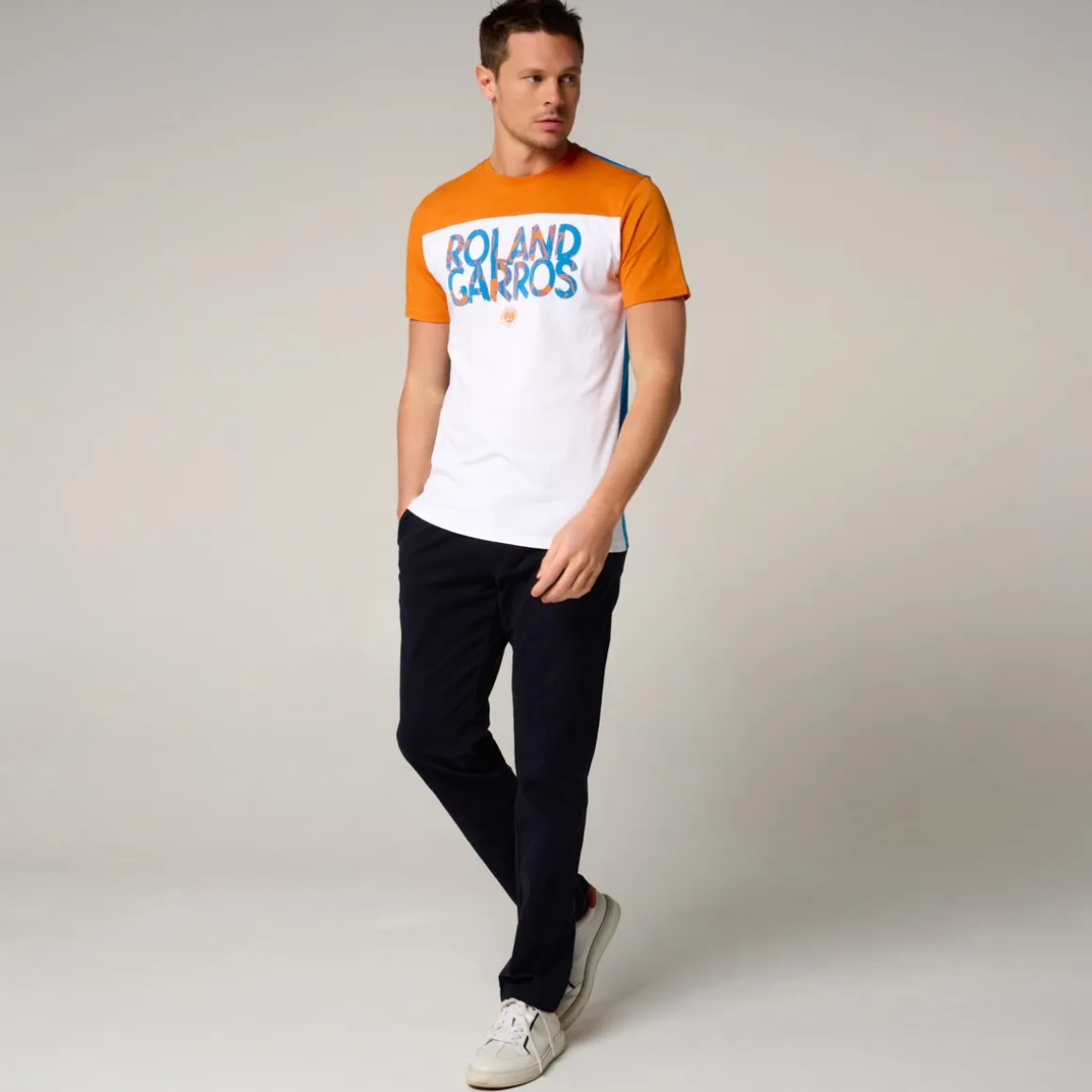 tshirt_pop_energy_homme_rolandgarros__blanc_et_terre_battue_2-1.webp Roland-Garros T-shirts-T-Shirt Pop Energy homme - Blanc et Terre Battue