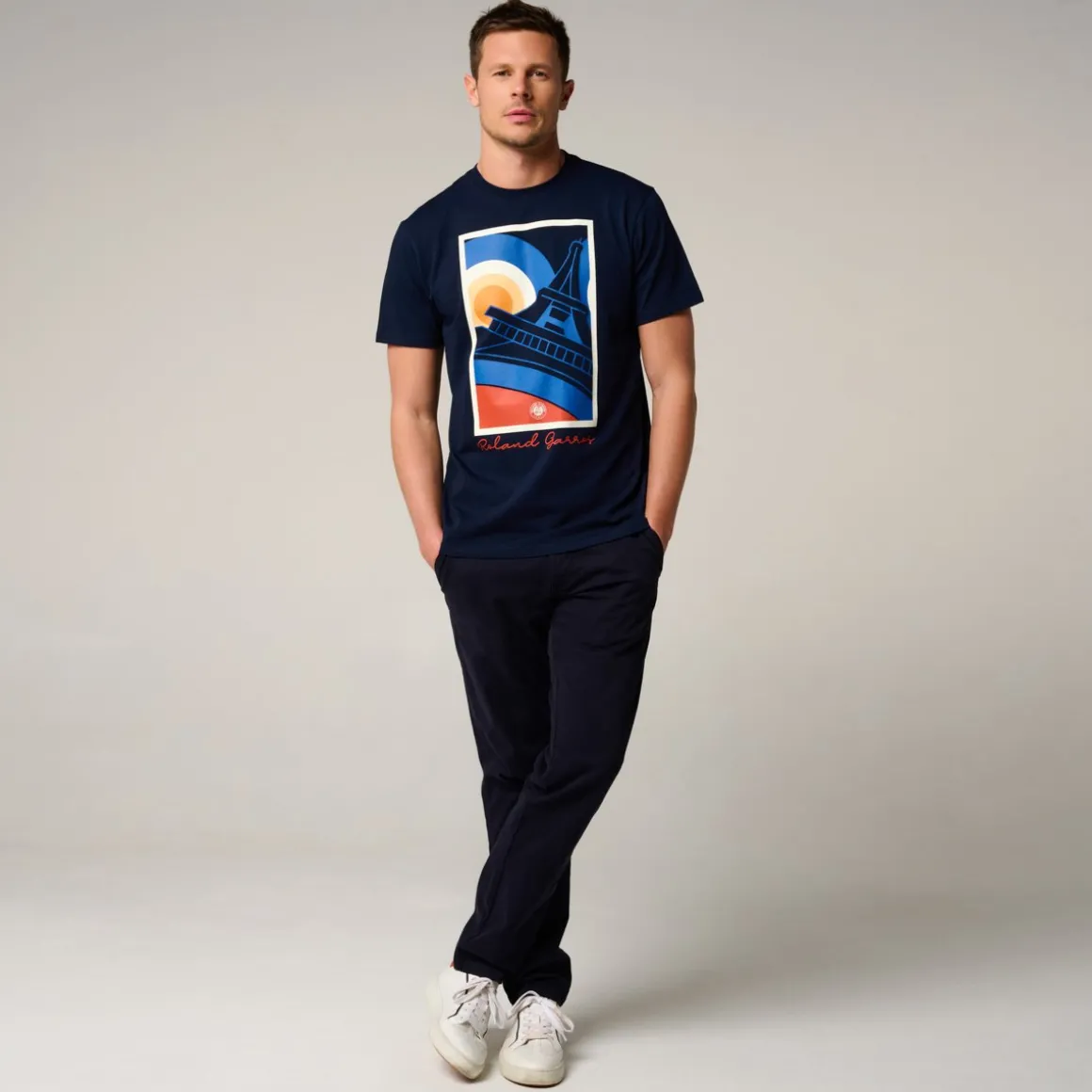 tshirt_tour_eiffel_homme_rolandgarros__marine_3.webp Roland-Garros T-shirts-T-Shirt Tour Eiffel homme - Marine